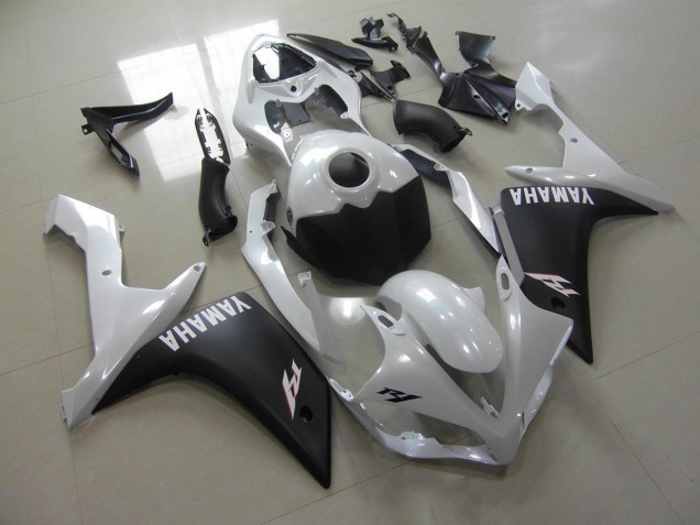 Cheap 2007-2008 Pearl White Matte Black Yamaha YZF R1 Replacement Motorcycle Fairings UK Cheap 2007-2008 Pearl White Matte Black Yamaha YZF R1 Replacement Motorcycle Fairings UK